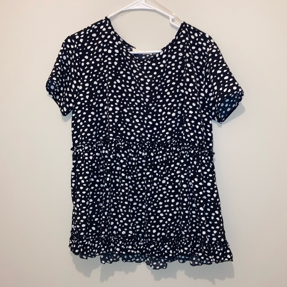 Entro oversized baby doll top with ruffles. Sz Small